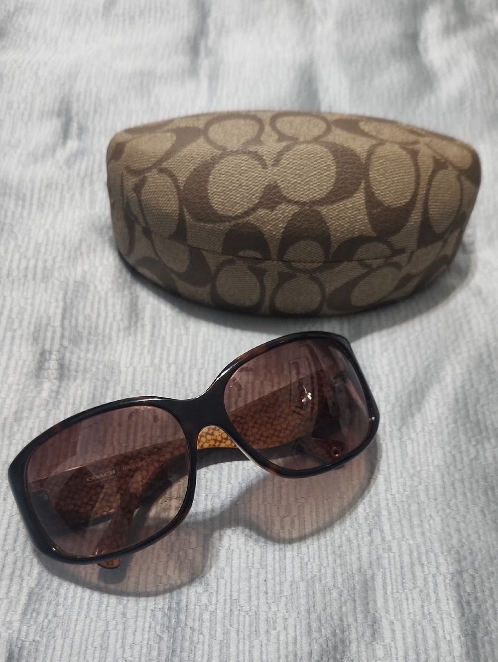 Coach Oversized Brown Gradient Sunglasses with Signature Case - Picture 1 of 7
